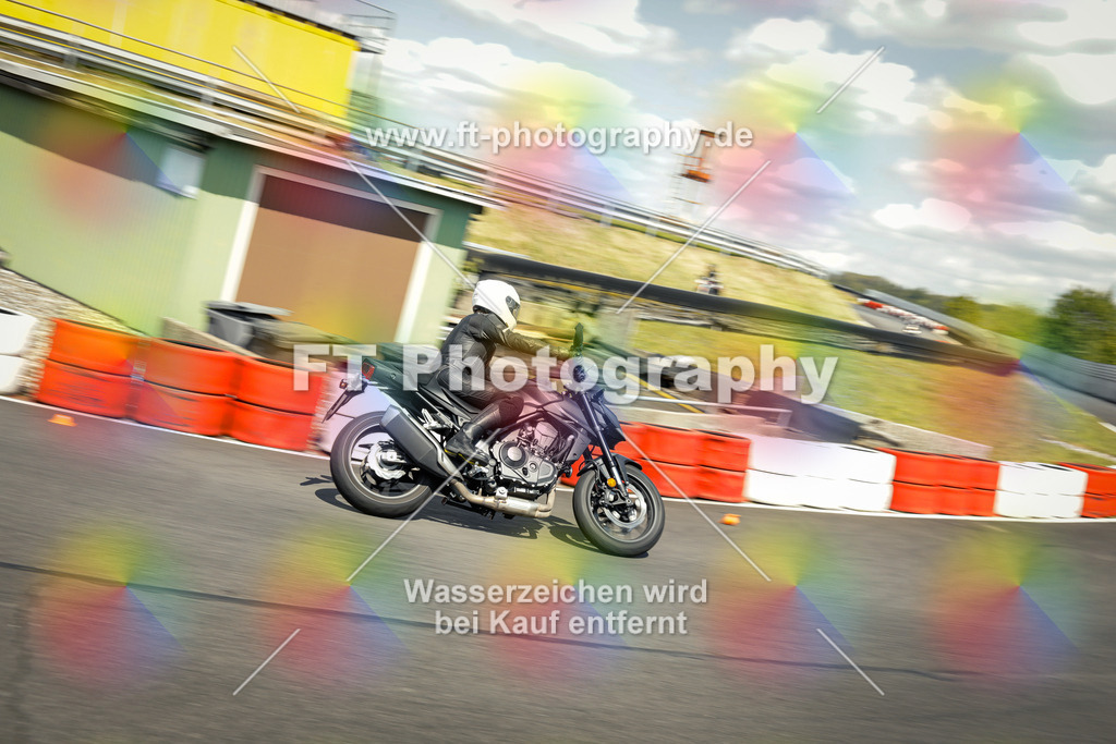 OBK_Mai_Martina_Markus-11131 | Hier findet Ihr Bilder von Touristenfahrten auf der Nürburgring Nordschleife oder von anderen Veranstaltungen die ich besucht habe. Viel Spass beim Durch Schauen 