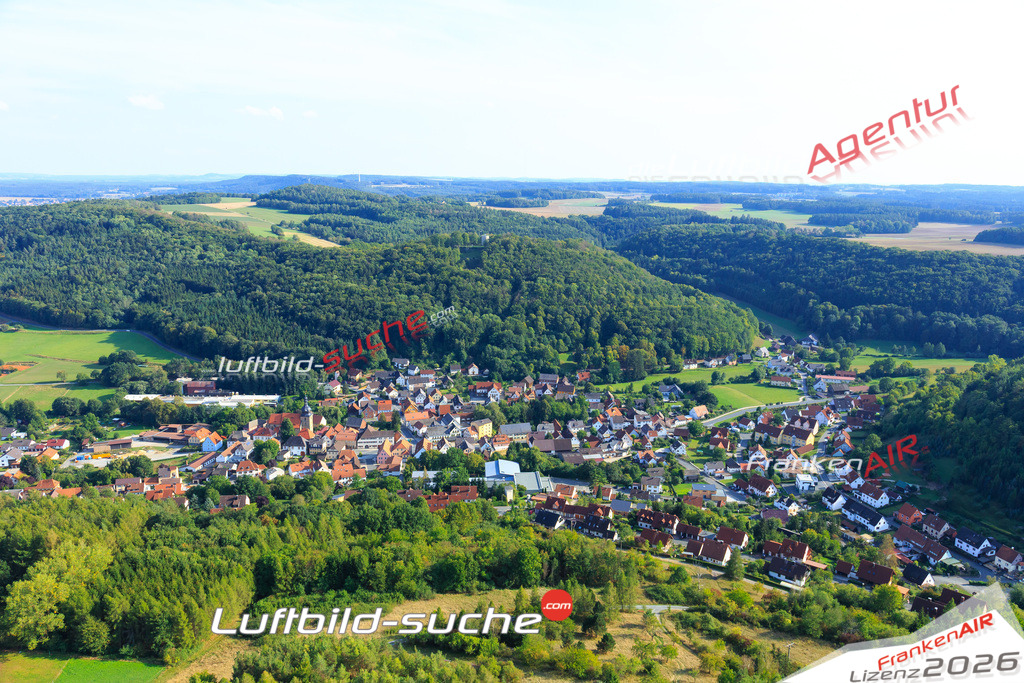 Die Luftaufnahme der Stadt Kasendorf wurde vom UL-Flugzeug heraus erstellt ( keine Drohne )- hohe Auflösung für beste Qualität