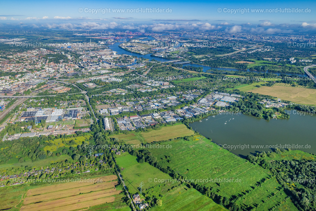 Hamburg_Harburg_Gewerbegebiet_ELS_4515280823 | HAMBURG 05.08.2023 Gewerbegebiet und Erschließungsgebiet Neuländer Wettern an der A1 AS Hamburg-Harburg im Ortsteil Harburg in Hamburg, Deutschland. // Neulaender Wettern commercial area and development area on the A1 AS Hamburg-Harburg in the Harburg district in Hamburg, Germany. Foto: Martin Elsen