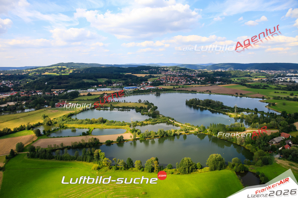 Die Luftaufnahme der Stadt Kulmbach wurde vom UL-Flugzeug heraus erstellt ( keine Drohne )- hohe Auflösung für beste Qualität