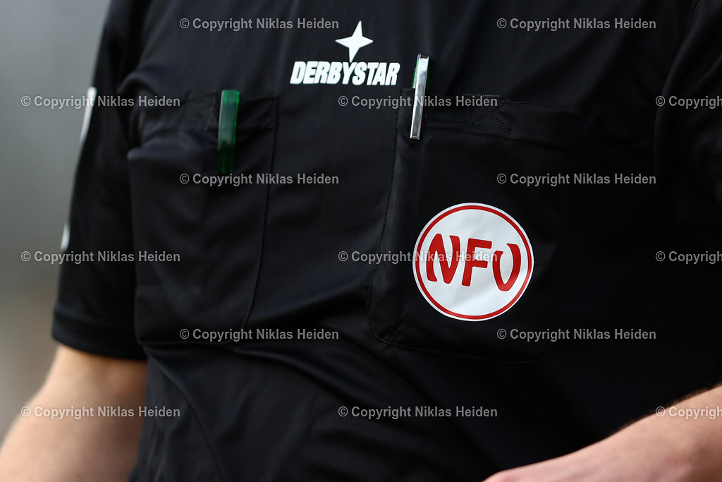 NH_FCStPauliU23_BWLohne_RegionalligaNord_01032026 | DasLogo des Norddeutschen Fußball-Verbandes (NFV) auf einem Schiedsrichter-Trikot.Fußball I Herren I Regionalliga Nord I Saison 2025-2026 I 24. Spieltag I FC St. Pauli U23 - Blau-Weiß Lohne I 01.03.2026 I Edmund-Plambeck-Stadion