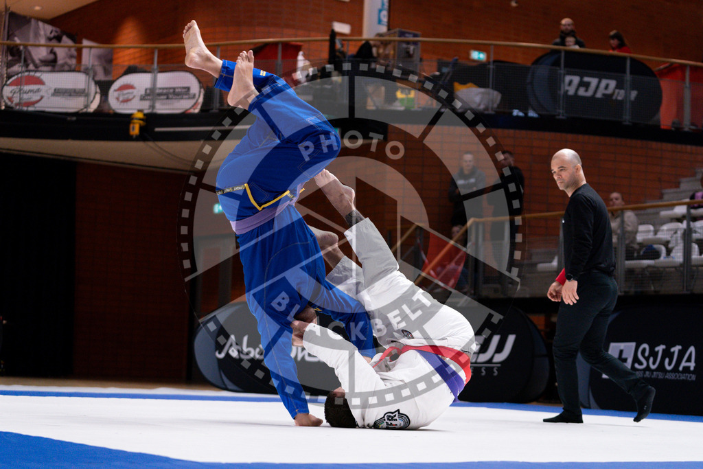 20241013PBB3454 | Athletes compete during the AJP Tour Europe Continental Jiu-Jitsu Amateurs & Masters Championship on October 13, 2024 in Almere near Amsterdam, Netherlands. © Chiara Dazi / photoblackbelt