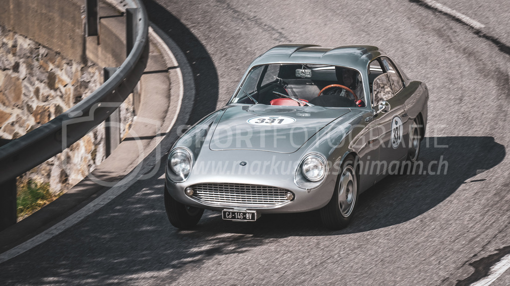 19. Arosa ClassicCar 2023 - 2. September 2023 | 19. Arosa ClassicCar 2023
Arosa, Schweiz
Peter Kappeler aus Walchwil mit der Startnummer 331 in einem OSCA 1600 GTS Zagato, Jahrgang 1963, in der Klasse Sport Trophy.
@arosaclassiccar, @arosa.official, #arosaclassiccar, #arosa, #76curves, #classiccar
Bild: Sportfotografie Markus Aeschimann | www.markus-aeschimann.ch - Realisiert mit Pictrs.com