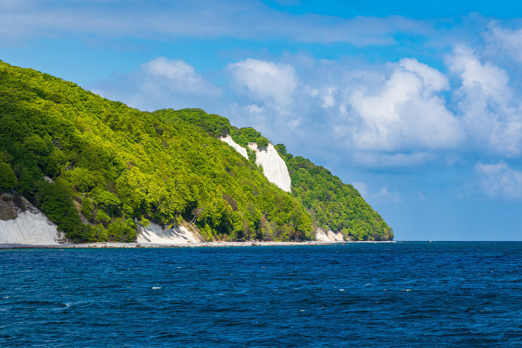 Kreidefelsen an der Ostseeküste auf der Insel Rügen | Kreidefelsen an der Ostseeküste auf der Insel Rügen.                   