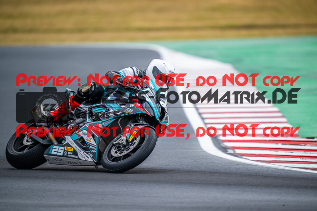 MaZZes_FotoMatrix_220625_7637 | PROSUPERSTOCK