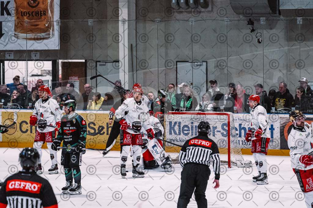 Alligators_vs_Hannover_PO_10_03_2026-23 | Höchstadt Alligators Fotogalerie: Eishockey-Action aus Franken. Professionelle Spielfotos, Portraits & Stadionbilder zum Download. Jetzt entdecken! - Realisiert mit Pictrs.com