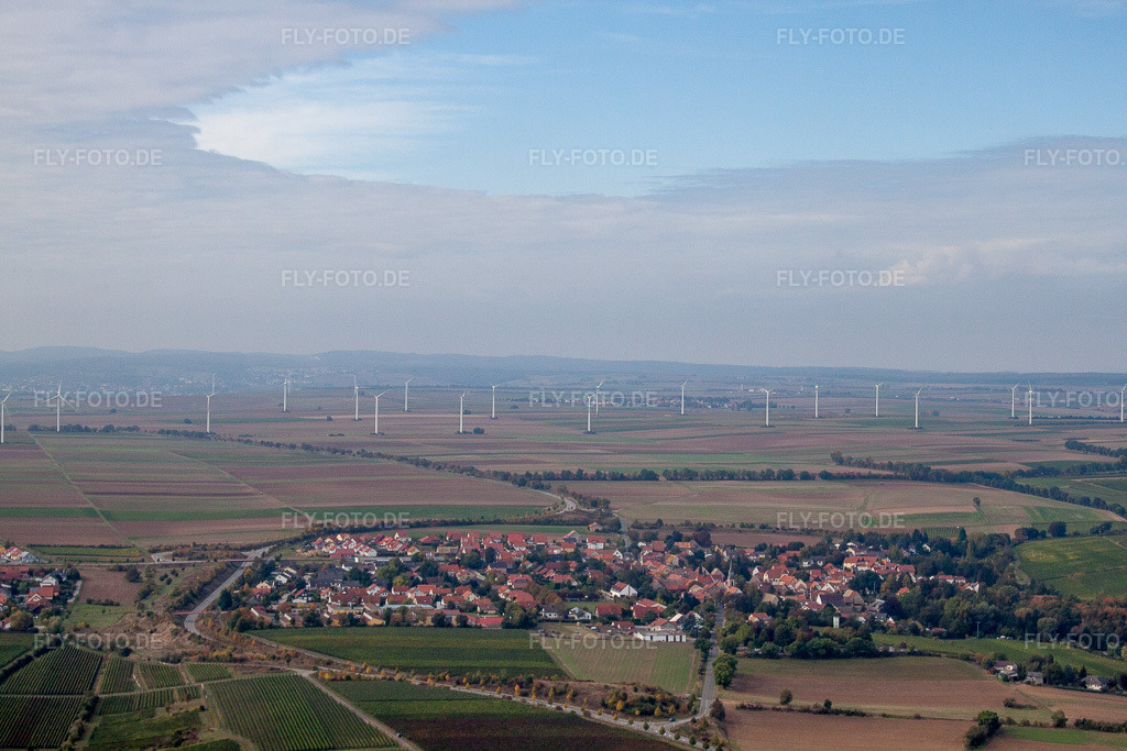 Luftbild: Windenergieanlagen ( WEA ) - Windrad- auf einem Feld in Ober-Flörsheim im Bundesland Rheinland-Pfalz in Deutschland. Foto: IMG_21718.jpg vom 09.10.2009 durch Werner Riehm/FLY-FOTO.de
