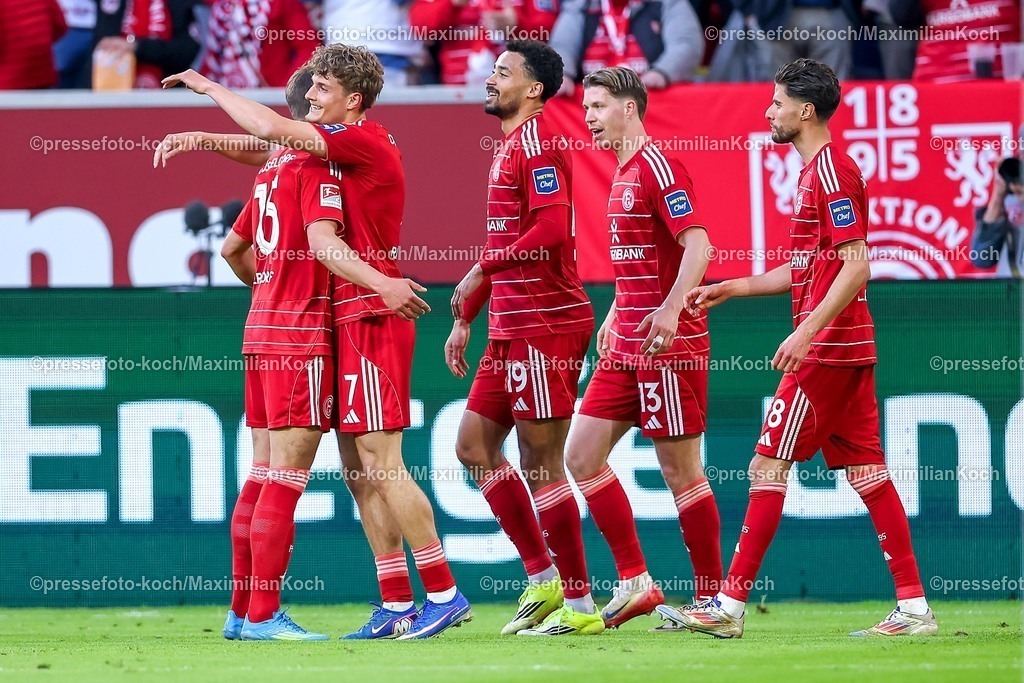 F9524042601054 | 24.04.2026, Fußball, Fortuna Düsseldorf - SC Dynamo Dresden, 2. Fußball Bundesliga, Herren, Merkur Spiel-Arena, 31. Spieltag, Saison 2025 2026: Torjubel nach dem Tor zum 3:0 durch Torschütze Luca Raimund&nbsp;(Fortuna Düsseldorf #07)  zusammen mit Tim Oberdorf&nbsp;(Fortuna Düsseldorf #15)   DFB regulations prohibit any use of photographs as image sequences and or quasi-video.