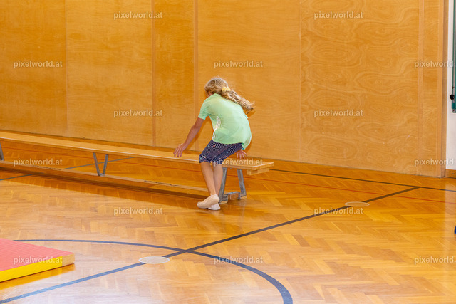 Sport in der Volksschule mit Sabrina Wrann | Bildershop von pixelworld.at - Realisiert mit Pictrs.com