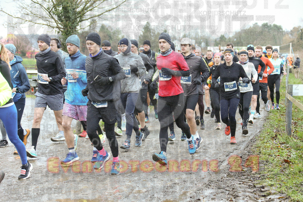 241208_0926_EX1_3703 | Sportfotografie im Rhein-Sieg Kreis, Köln, Bonn, NRW, Rheinland Pfalz, Hessen, etc. Unser Tätigkeitsfeld umfasst den Laufsport vom Volkslauf über den Marathon, Duathlon, Triathon bis zum Ultralauf wie Kölnpfad Ultra oder Schindertrail.