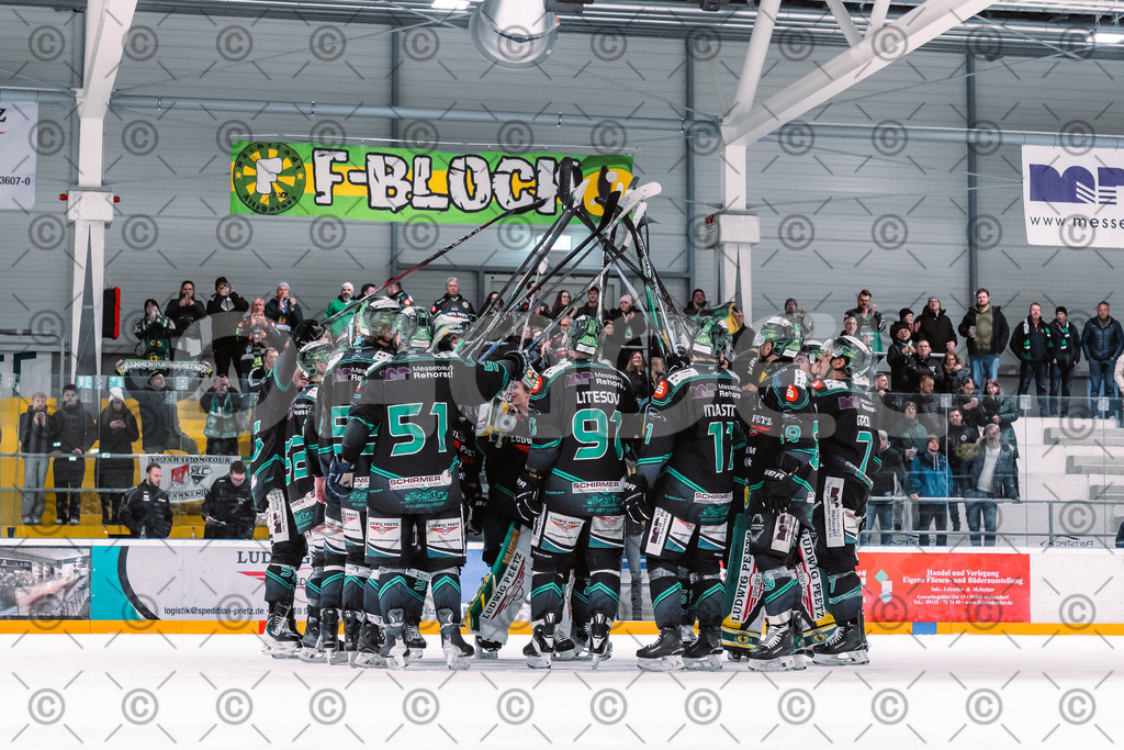 Alligators_vs_Passau_03_12_2025-73 | Höchstadt Alligators Fotogalerie: Eishockey-Action aus Franken. Professionelle Spielfotos, Portraits & Stadionbilder zum Download. Jetzt entdecken! - Realisiert mit Pictrs.com