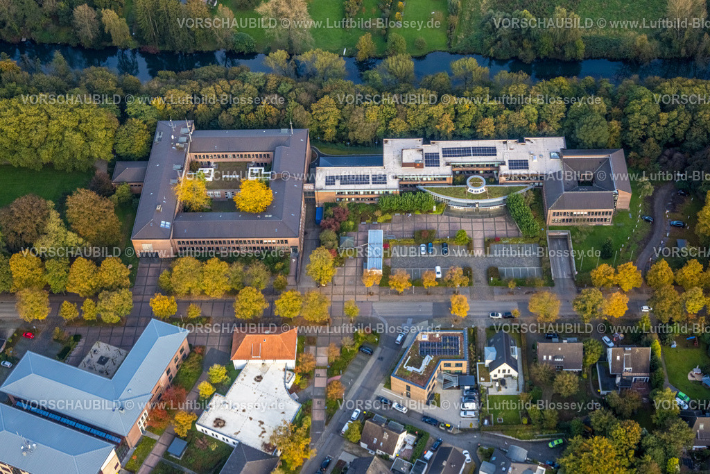 Kleve241014711 | Luftbild, Kreishaus Kleve Kreisverwaltung Bezirksverwaltung, Prinz-Moritz-Park, Fluss Kermisdahl, Kleve, Niederrhein, Nordrhein-Westfalen, Deutschland