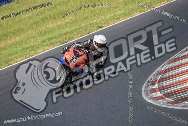 pubi0165 | Professionelle Fotos von Sportveranstaltungen, aber auch Hochzeiten und anderen Events. - Realisiert mit Pictrs.com