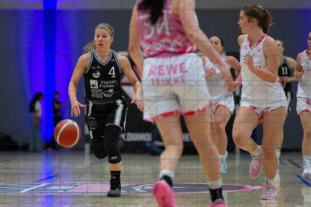 2. DBBL PlayOff 24/25 | 12.04.2025 | Dillingen Diamonds vs. BBC OS | 1/8-Finale, 2. Spiel  | 2. DBBL PlayOff 24/25 | 12.04.2025 | Dillingen Diamonds vs. BBC OS | 1/8-Finale, 2. Spiel  - - - - - CREDIT, www.bullenfotos.de, Martin König, Hörner Weg 40, D-49078 Osnabrück, +4917663732967, Nutzung und Weitergabe nur zu den vereinbarten Zwecken. Presseanfragen an Urheber. Alle Rechte beim Urheber. - - - - - - Realisiert mit Pictrs.com