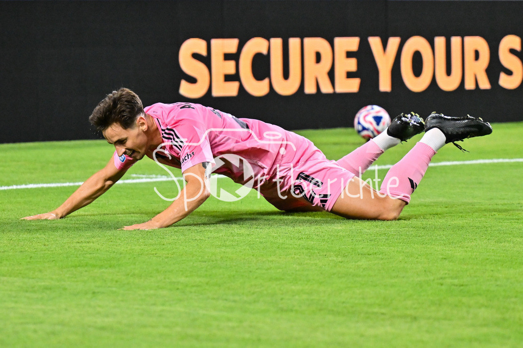 Inter Miami CF - Palmeiras Sao Paulo | Jubel nach dem Treffer zum 1-0 durch Tadeo ALLENDE (Inter Miami 21) / Tor / Torschuetze / Freude / Happy / FIFA Club World Cup: Inter Miami CF - Palmeiras Sao Paulo, Hard Rock Stadium am 23.06.2025 / NOT FOR SALE IN USA