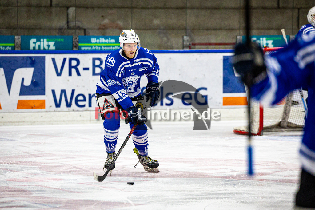 SC Forst NATURE BOYS gegen ESC Hassfurt HAWKS | Eishockey Landesliga Herren Playoffs 2024/25 - Spiel 2 von 4, SC Forst NATURE BOYS gegen ESC Hassfurt HAWKS, 20250222,Nikolai PETZ (Nature Boyz 18) in Aktion,2025-02-22 in Peißenberg (Eisstadion Peißenberg)Nikolai PETZ (Nature Boyz 18)Copyright: WolfgangxLindner foto-lindner.de