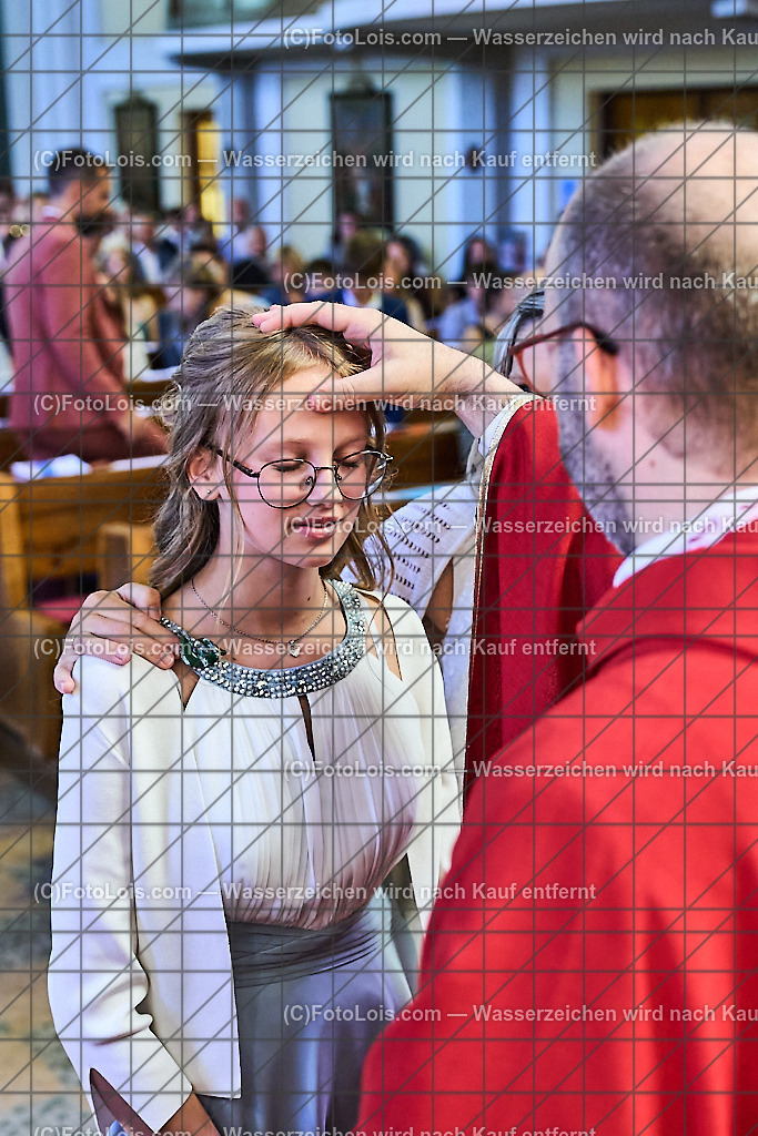 ALP0803_PfarrFirmung Wieselburg_Firmvorgang | (C)FotoLois.com, Alois Spandl, Firmung in der Pfarrkirche Wieselburg mit Generalvikar Dr. Christoph Weiss, Dechant Pfarrer Daniel Kostrzycki und Monignore Franz Dammerer, Sa 15. Juni 2024.