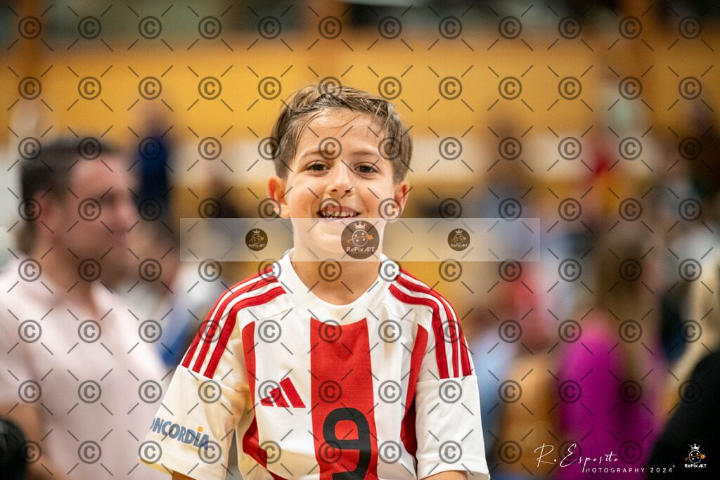 20241124_FCR-Hallenturnier-F1_1_046 | Sport und Naturfotografie von Roberto Esposito zeigt echte Momente Bewegung und die Schönheit der Natur. Ausdrucksstarke Bilder schaffen Emotionen.
