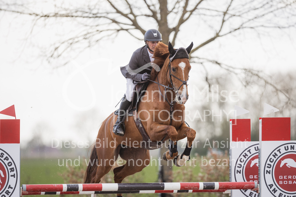 230425_HofSosath_SprPf-M-513 | Deine schönsten Turniermomente als professionelle Fotos! Entdecke hochwertige Pferdesport-Fotografie im Online-Shop. Jetzt Fotos finden & bestellen!