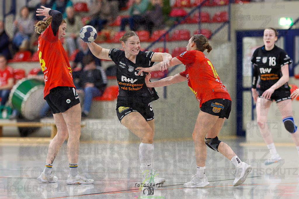 Frauen Regionalliga (HHV); HSG Wettenberg - HSG Twistetal | Frauen Regionalliga (HHV); HSG Wettenberg - HSG Twistetal am 08.11.2025 in Launsbach (Wettenberg) (Halle GS Launsbach (Wettenberg))Photo © 2025 - Jörg Heinrich - Realisiert mit Pictrs.com