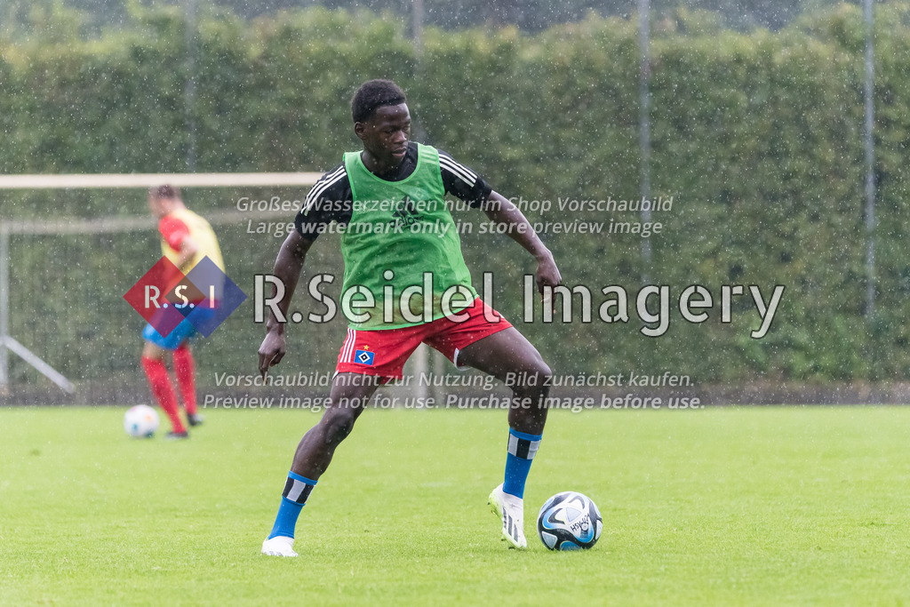 Fußball, Saison 2023/24, Regionalliga Nord, Hamburger SV II (U21) - SV Drochtersen/Assel, Sportpark Eimsbüttel Stadion (Hamburg), 12.08.2023, 3. Spieltag | Emmanuel Owusu Bediako Appiah (#17, HSV II)