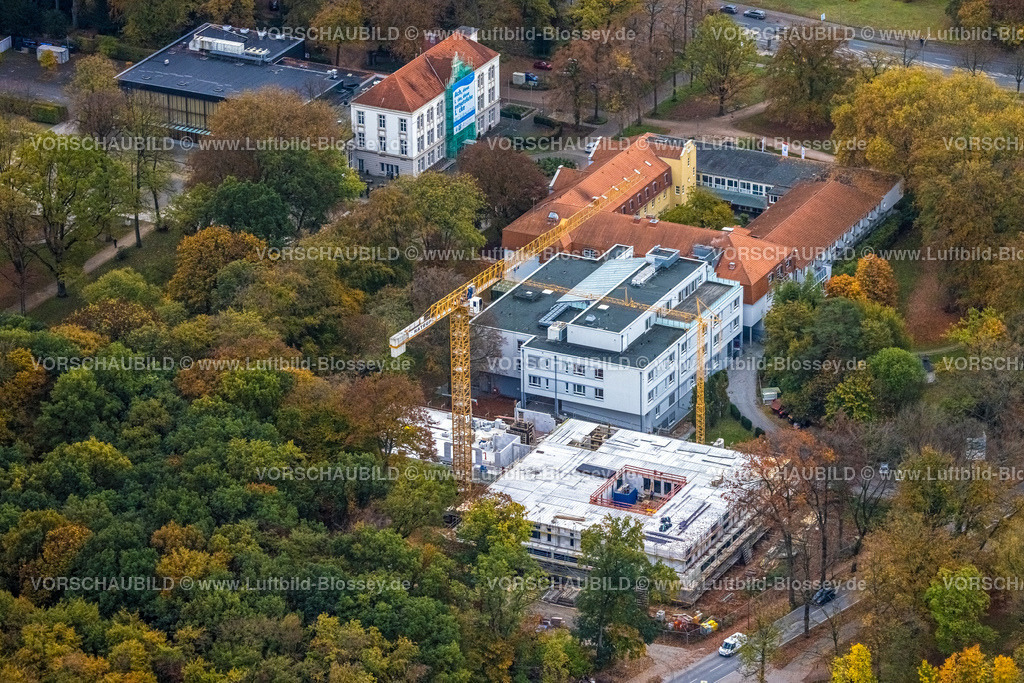 Hamm221011807 | Luftbild, Klinik für Manuelle Therapie, Baustelle und Neubau, Kurhaus Bad Hamm, Spruch Ach diese Lücke, Heessen, Hamm, Ruhrgebiet, Nordrhein-Westfalen, Deutschland