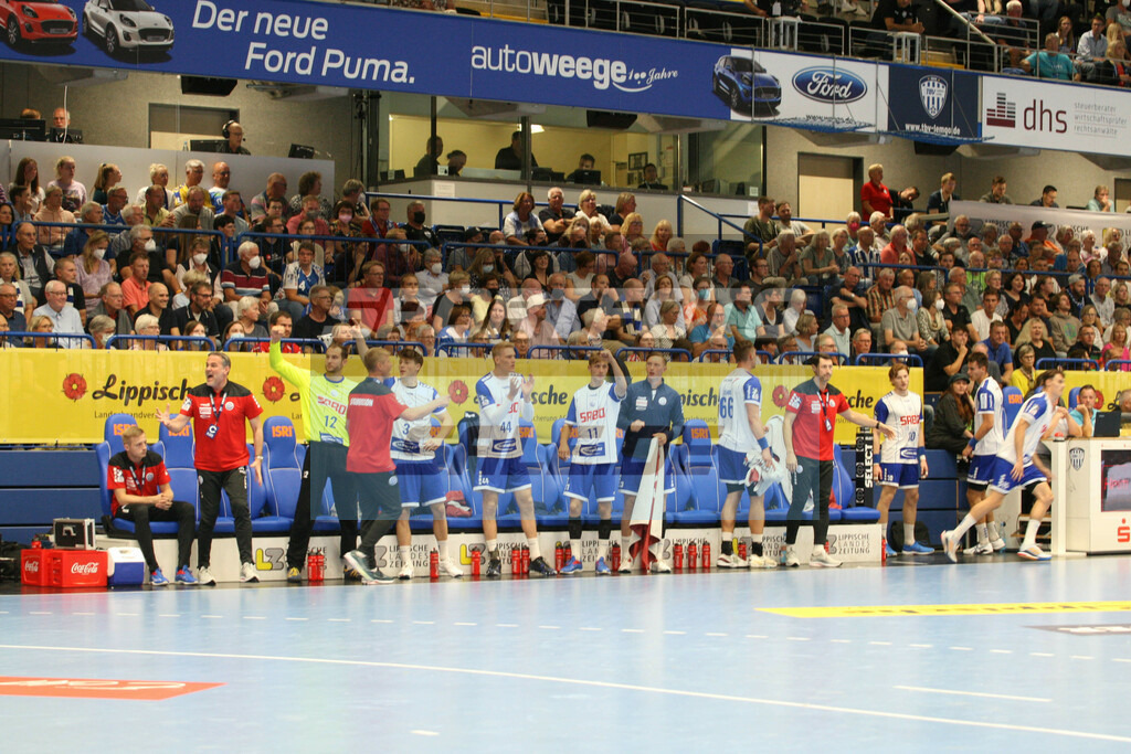 Lemgo - Gummersbach | Jubel auf der VFL Bank - Realisiert mit Pictrs.com