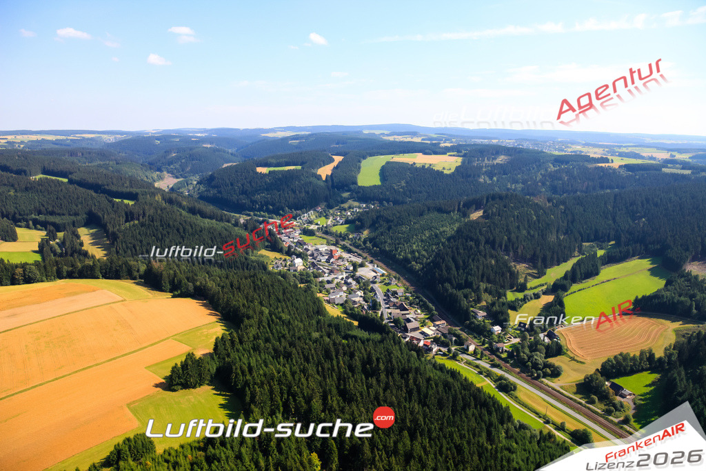 Die Luftaufnahme Foertschendorf - Pressig wurde vom UL-Flugzeug (keine Drohne) aus fotografiert.Hohe Druck- Auflösung-die Geschenkidee!