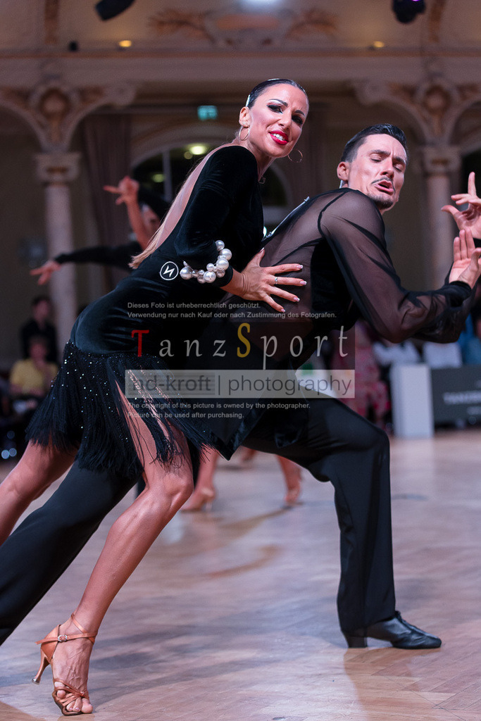 20240706_WDSF_WO_Latin_11553 | Tanzsportbilder, Standardtanz, Lateintanz, WDSF, DTV, LTVB, dancecomp, goc, hessen tanzt, blaues band der spree, walzer, tango, wiener walzer, slowfox, quickstepp, samba, rumba, cha-cha-cha, paso doble. jive, hd-kroft photography, turniertanzsport