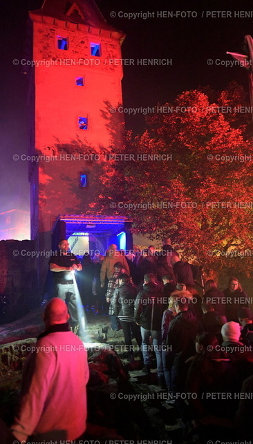 Halloween | 20.10.2023 Opening zum 43. und letzten Halloween Event (20.10. bis 04.11.2023) mit 130 Monster und Shows zum Gruseln auf Burg Frankenstein vor Schließung und Renovierung von Burganlage und Restaurant. (Foto: Peter Henrich) - Realisiert mit Pictrs.com