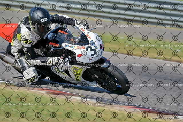 25bt04-0030 | markuskiefer.com - Realisiert mit Pictrs.com