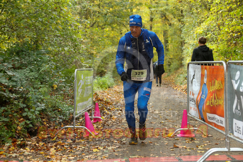 251026_1431_EX1_4170 | Sportfotografie im Rhein-Sieg Kreis, Köln, Bonn, NRW, Rheinland Pfalz, Hessen, etc. Unser Tätigkeitsfeld umfasst den Laufsport vom Volkslauf über den Marathon, Duathlon, Triathon bis zum Ultralauf wie Kölnpfad Ultra oder Schindertrail.