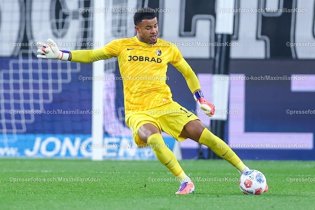 BMG05102501139 | 05.10.2025, Fußball, Borussia Mönchengladbach - SC Freiburg, 1. Fußball Bundesliga, Borussia-Park, Saison 2025 2026: xxxxxxxxxxxxxDFB regulations prohibit any use of photographs as image sequences and or quasi-video.