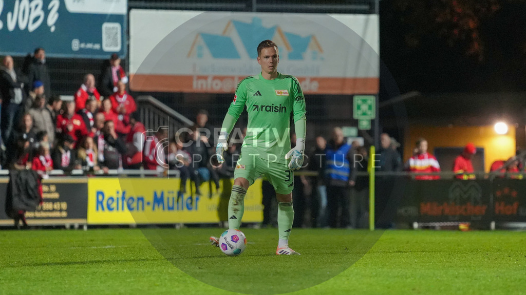 Fußball, Herren, Saison 2025/2026, Testspiel, Freundschaftsspiel, FSV 63 Luckenwalde vs. 1.FC Union Berlin, Mittwoch 08.10.2025, Werner-Seelenbinder-Stadion Luckenwalde, | Fußball, Herren, Saison 2025/2026, Testspiel, Freundschaftsspiel, FSV 63 Luckenwalde vs. 1.FC Union Berlin, Mittwoch 08.10.2025, Werner-Seelenbinder-Stadion Luckenwalde, Im Bild: Matheo Raab (Union) - Realisiert mit Pictrs.com