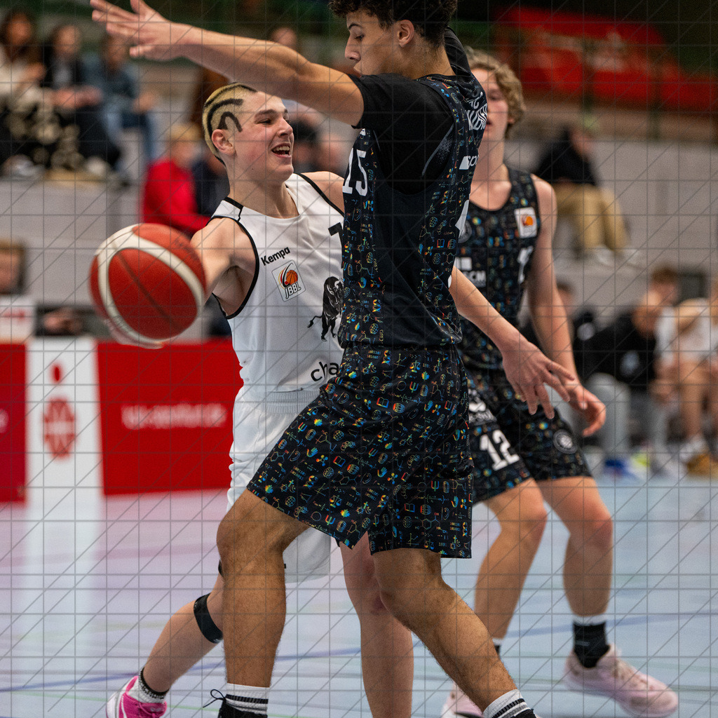 JBBL 24/25 | 23.11.2024 | Charisma Young Bulls vs. UBC Münster  | JBBL 24/25 | 23.11.2024 | Charisma Young Bulls vs. UBC Münster - - - - - CREDIT, www.bullenfotos.de, Martin König, Hörner Weg 40, D-49078 Osnabrück, +4917663732967, Nutzung und Weitergabe nur zu den vereinbarten Zwecken. Presseanfragen an Urheber. Alle Rechte beim Urheber. - - - - - - Realisiert mit Pictrs.com