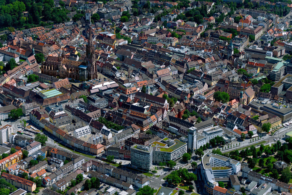 4033074 | ALTSTADT 30.06.2020 Stadtzentrum im Innenstadtbereich  in Altstadt im Bundesland Baden-Württemberg, Deutschland // The city center in the downtown area  in Altstadt in the state Baden-Wuerttemberg, Germany Foto: Gerhard Launer