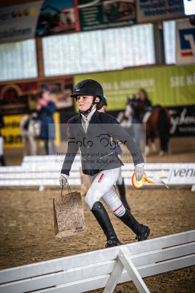 DOS_0086 | Entdecke hochwertige Reitturnierfotos von Foto Oger. Professionell, emotional und authentisch – jetzt Lieblingsmomente im Shop bestellen.Deutschlandweite Turnierfotografie. - Realisiert mit Pictrs.com