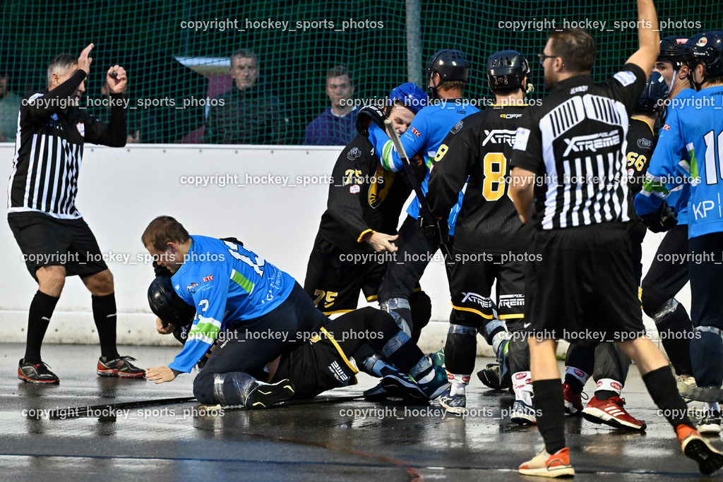 VAS Ballhockey Villach vs. ASKÖ Villach Ballhockey | Hausott Erik Referee, #88 Groyer Fabian, #29 Wohlfahrt Philipp, #13 Scharf Nikolas, Faustkampf, Samrock Markus Referee, VAS Ballhockey Villach vs. ASKÖ Villach Ballhockey, VAS Ballhockey Villach vs. ASKÖ Villach Ballhockey am 28.05.2025 in Villach (Alpen Arena ), Austria, (Photo by Bernd Stefan)
