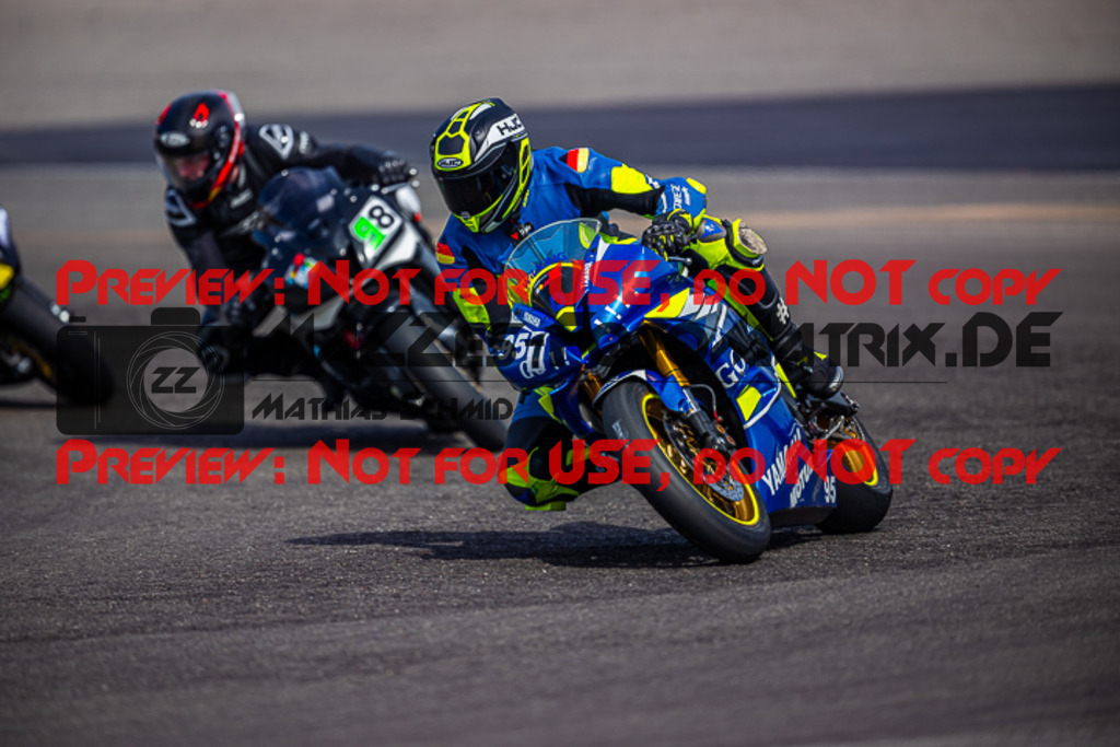 MaZZes_FotoMatrix_230410_7982 | ROT