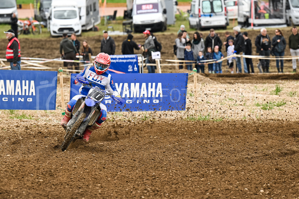 Motocross Schlatt bei Winterthur - 30. April 2023 | #10 Wechsler Marcel aus Werthenstein (CH) auf Yamaha in der Kategorie Senioren am Motocross Schlatt bei Winterthur, 30. April 2023. 
Instagram: @mx_schlatt | @mc_wila | @sam_schweiz
Bild: Sportfotografie Markus Aeschimann | www.markus-aeschimann.ch - Realisiert mit Pictrs.com