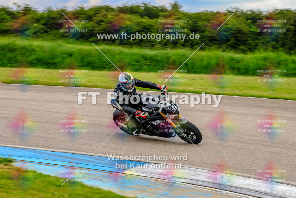 MotoTeam-9459 | Hier findet Ihr Bilder von Touristenfahrten auf der Nürburgring Nordschleife oder von anderen Veranstaltungen die ich besucht habe. Viel Spass beim Durch Schauen 