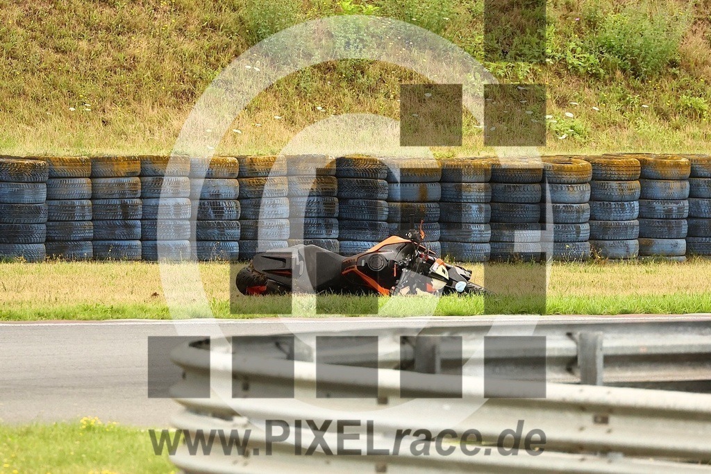 0081-20250721_11742 | Schöne Erinnerungen an spannende Momente - das festzuhalten ist unser Job. PIXELrace.de ist seit 2003 auf den Rennstrecken Europas unterwegs um die Action draußen beim Fahren und die wunderbare Stimmung imm Fahrerlager für euch einzufangen.