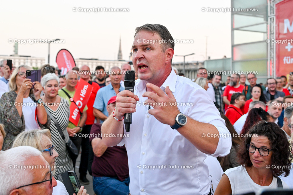 SPOe-Wahlkampfauftakt zur Nationalratswahl 2024_ 29.08.2024-107 | 29.08.2024, Linz, AUT, SPOE Wahlkampfauftakt zur Nationalratswahl 2024 in Linz im Bild Andi Babler (SP, Bundesparteivorsitzender, Spitzenkandidat SPOe)