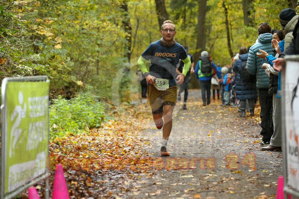 251026_1222_EX1_0209 | Sportfotografie im Rhein-Sieg Kreis, Köln, Bonn, NRW, Rheinland Pfalz, Hessen, etc. Unser Tätigkeitsfeld umfasst den Laufsport vom Volkslauf über den Marathon, Duathlon, Triathon bis zum Ultralauf wie Kölnpfad Ultra oder Schindertrail.