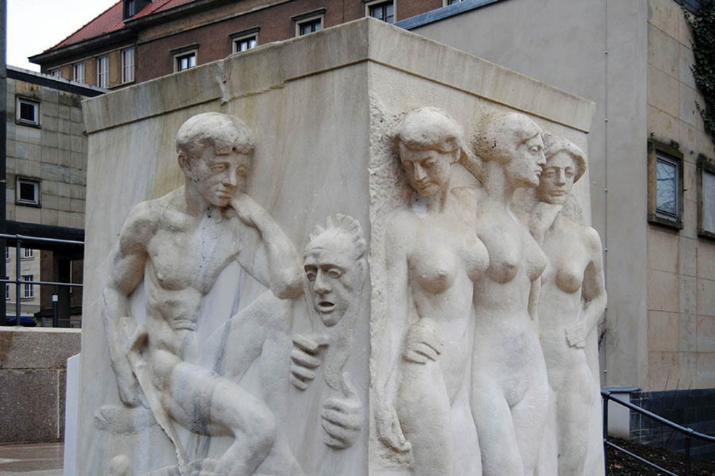 Foto: Leipzig - Richard Wagner Denkmal - Klinger Sockel 2011 | Entdecke über 20 Kategorien Leipzig-Motive: Foto-Downloads, hochwertige Poster, Leinwand- & Fine-Art-Prints. Jetzt Lieblingsfoto im Bildlexikon Leipzig Shop bestellen!