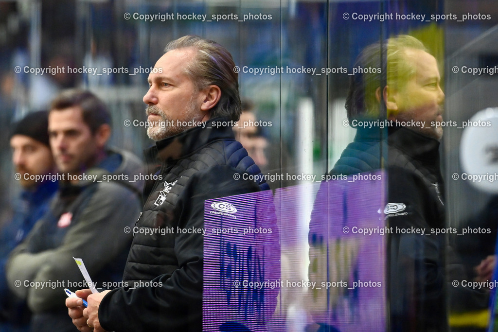 EC IDM WÄRMEPUMPEN VSV vs. HYDRO FEHERVAR AV 19 | Headcoach EC VSV TUOMIE Tray, EC IDM WÄRMEPUMPEN VSV vs. HYDRO FEHERVAR AV 19, EC IDM WÄRMEPUMPEN VSV vs. HYDRO FEHERVAR AV 19 am 20.11.2024 in Villach (Stadthalle Villach), Austria, (Photo by Bernd Stefan)