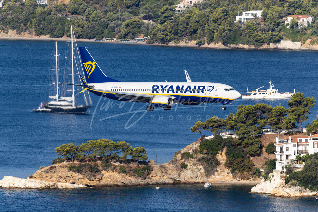 20250726-822A1969 | Buy high-quality aviation and travel photography prints by professional photographer Timo Breidenstein. Authentic images, professionally printed, worldwide shipping. - Realisiert mit Pictrs.com