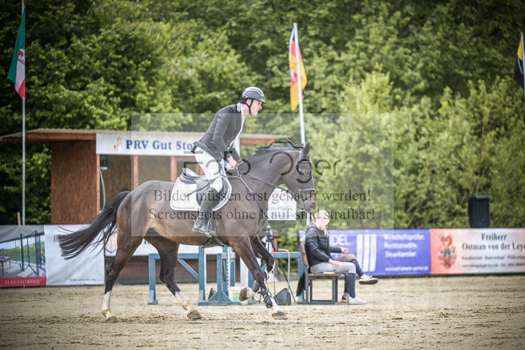 DOS_5115 | Entdecke hochwertige Reitturnierfotos von Foto Oger. Professionell, emotional und authentisch – jetzt Lieblingsmomente im Shop bestellen.Deutschlandweite Turnierfotografie. - Realisiert mit Pictrs.com