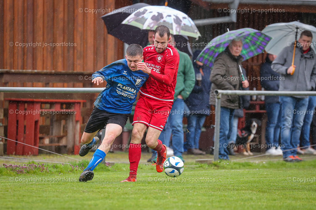 BQ3I5449 | 15.04.2023; kreisliga A Wetzlar; Rasenplatz Niederlemp; SpVgg Lemp - TSV Blasbach; Ergebnis: 0:1 (0:0)