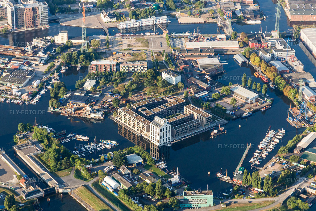 Luftbild: Schlossinsel Marina in den Harburger Häfen im Ortsteil Harburg in Hamburg im Bundesland Hamburg in Deutschland. Foto: IMG_110273.jpg vom 18.08.2018 durch Werner Riehm/FLY-FOTO.deWWW.SCHLOSSINSEL-MARINA.DE